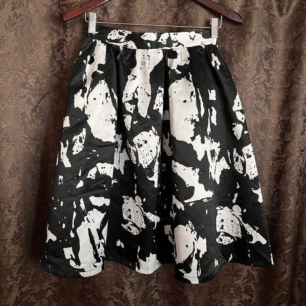 Lucy Paris Skirt Black & White Fully Lined Size Small New With Tags